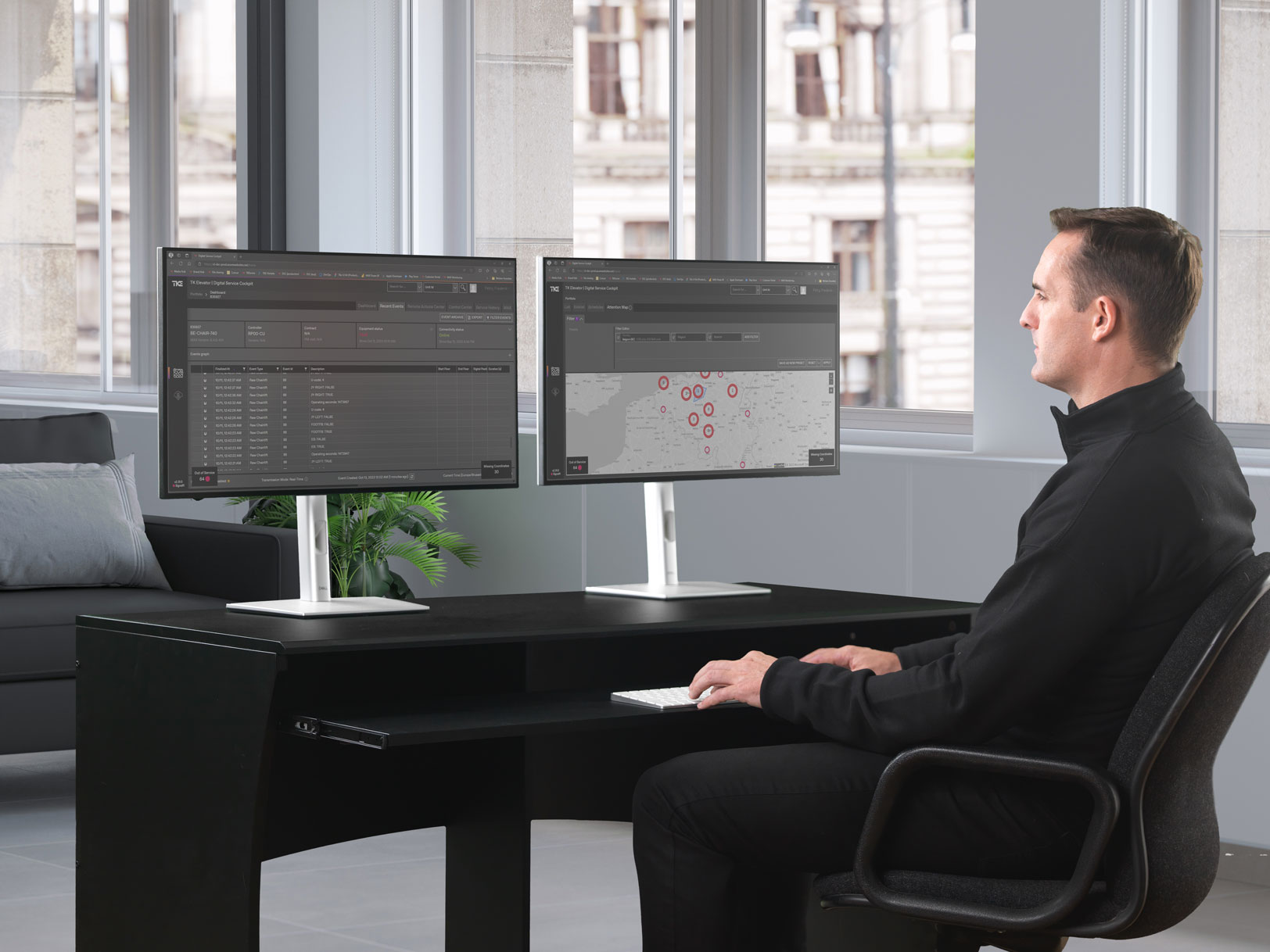 Serviceteam überwacht Treppenlift